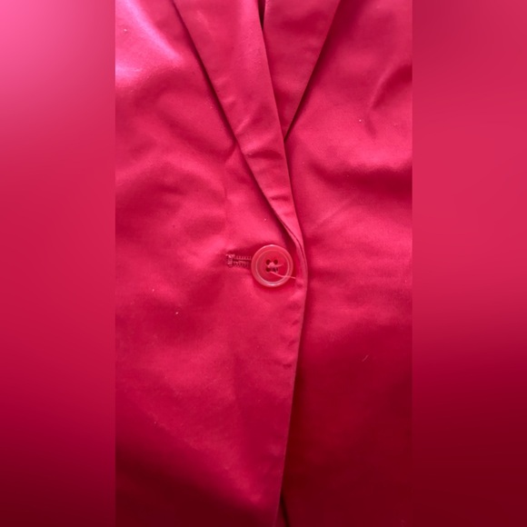 Coral coloured one-button blazer. Reitmans, size 2x. - Picture 4 of 7